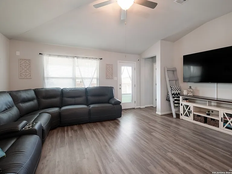 6824 Dashmoor Crk — Photo 11