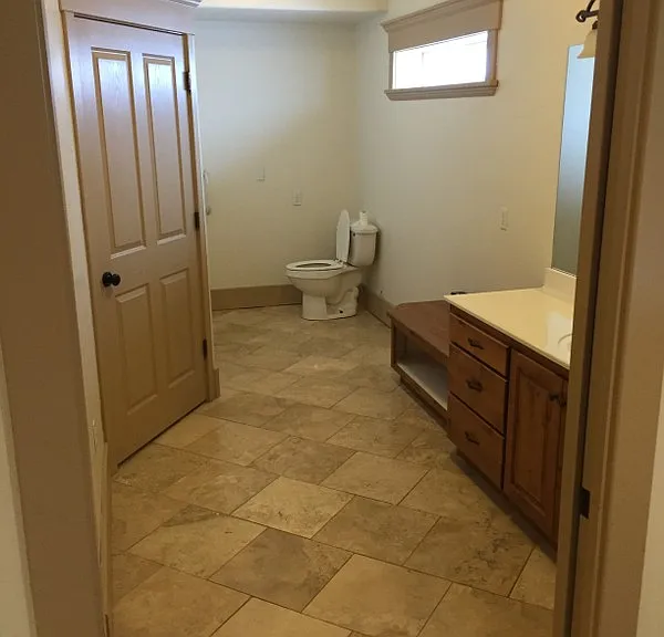 450 S 820 E — Photo 2