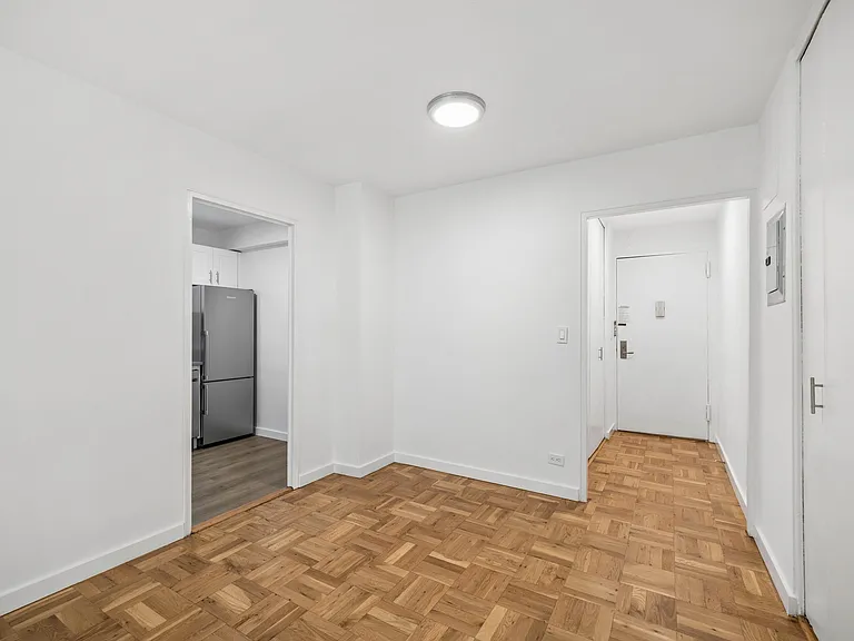230 E 15th St #5G — Photo 6