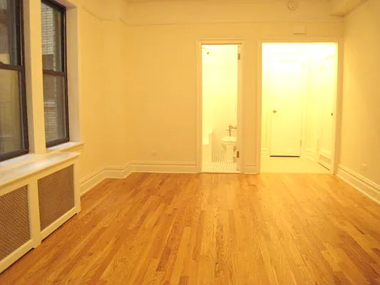 Rented by Cooper & Cooper Real Estate | media 19