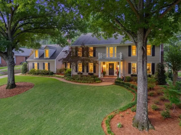8359 Drury Ln, Germantown, TN 38139