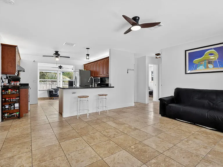 4540 SW 28th Ter — Photo 7