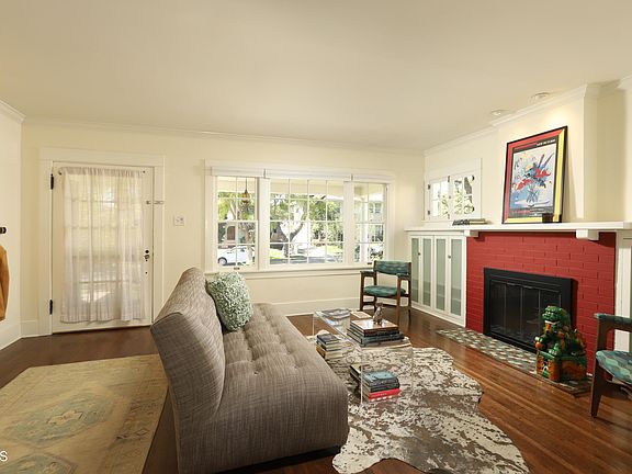 2nd image of 1816 Olive Ave