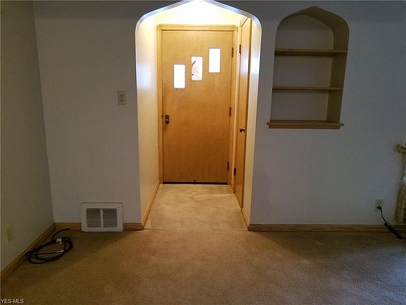 3rd image of 8223 Salisbury Dr