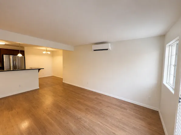 5252 Balboa Arms Dr, San Diego, CA