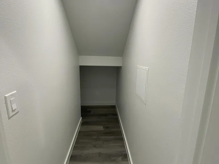 505 W Walker St #10 — Photo 8