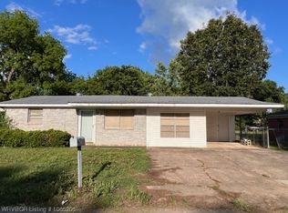 210 N Alaska St, Spiro, OK 74959