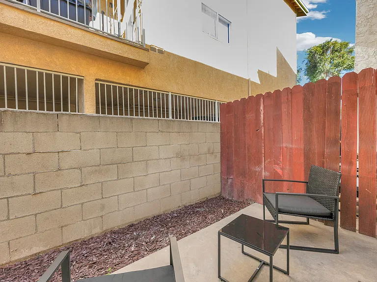 1075 Molino Ave #3 — Photo 23
