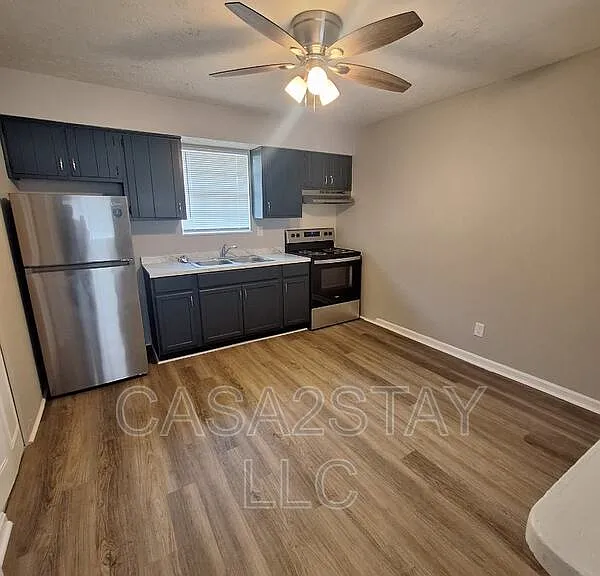 329 Redmar Blvd #11 — Photo 2