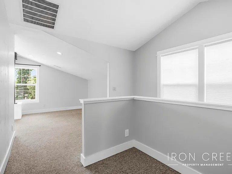 409 W Ada St — Photo 23