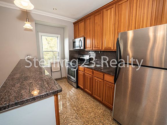 2nd image of 21-61 28th St #3R
