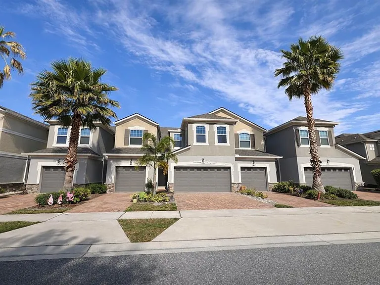 3749 Brighton Park Cir — Photo 2