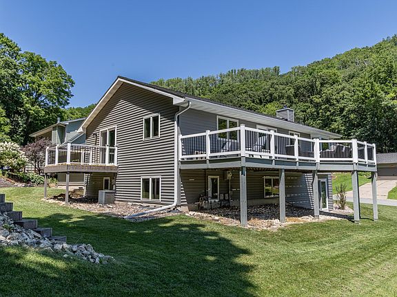 3rd image of 395 Pleasant Hill Dr