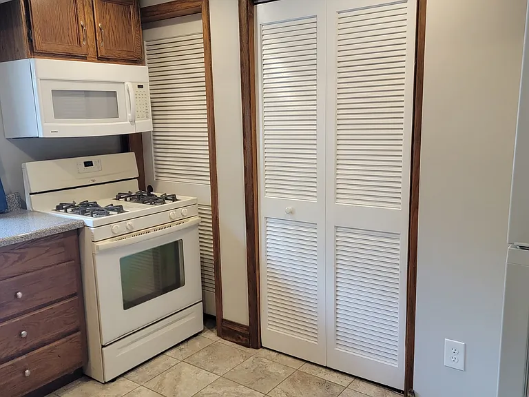 32 E Main St #A — Photo 5