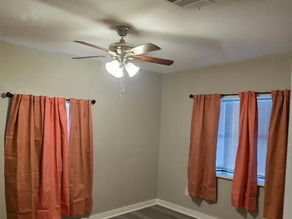 212 Lillian St, Hemphill, TX 75948