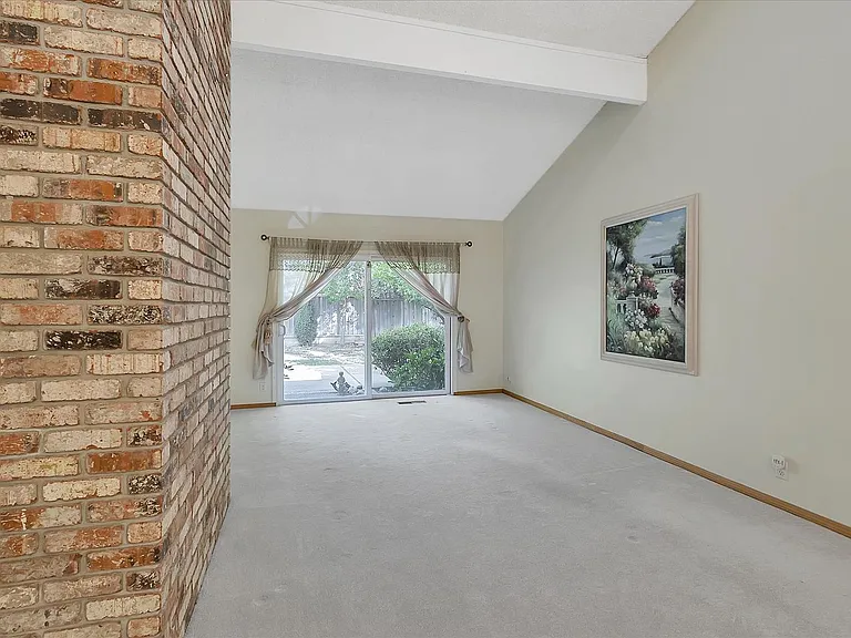 821 Figwood Ct — Photo 10