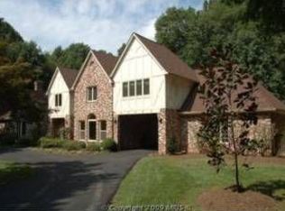 10426 Deerfoot Dr, Great Falls, VA 22066