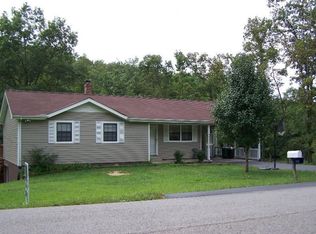 2683 Hillwood St, Monterey, TN 38574