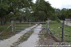 2nd image of 116 Scenic Oak Dr