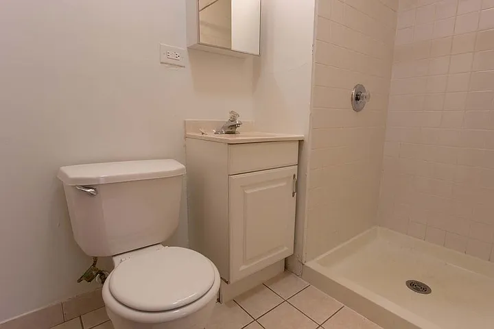 5457-5459 S. Blackstone Avenue — Photo 16