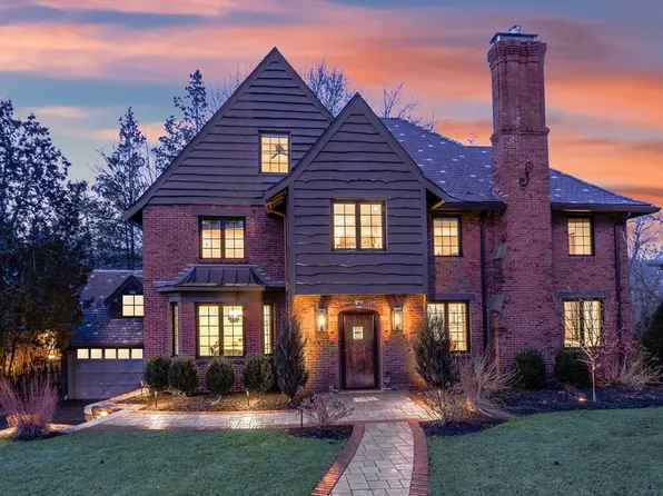 26 Greylock Rd, West Newton, MA 02465