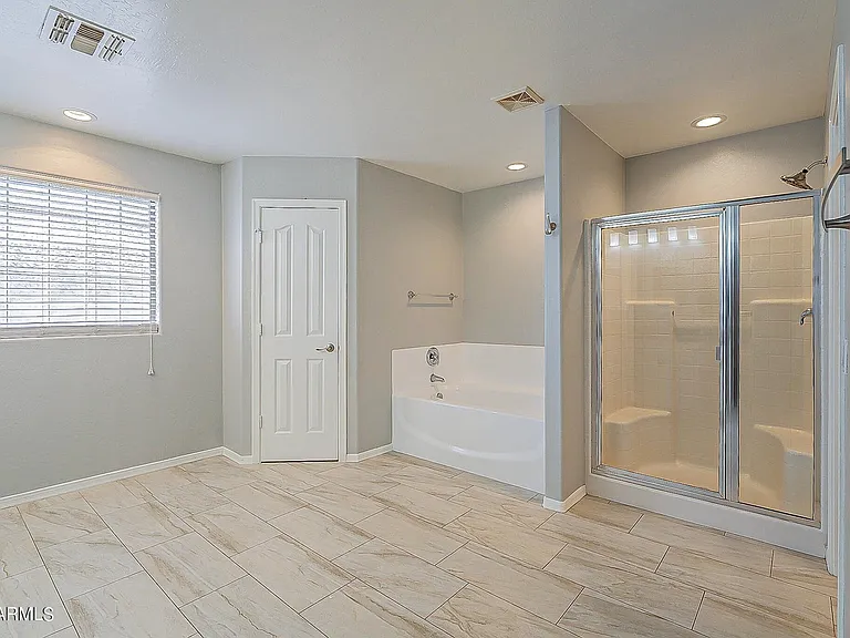 2883 E Birchwood Pl — Photo 35