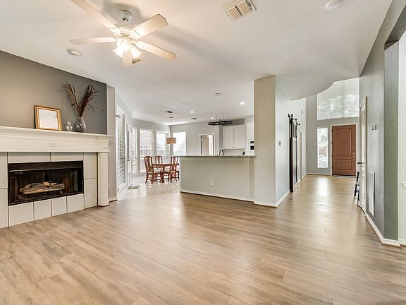 5th image of 422 Rivercove Dr