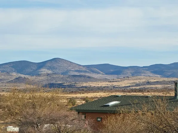 19719 E Stagecoach Trl, Mayer, AZ 86333