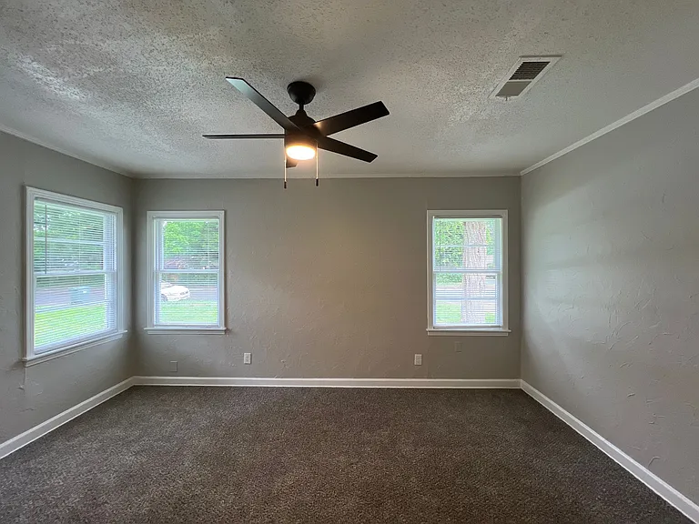 3101 Douglass Ave — Photo 8