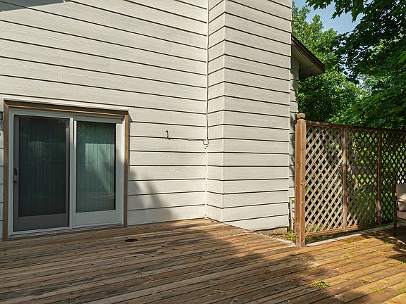 5th image of 2810 Weston Ln N