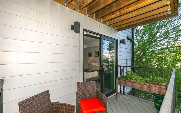 2 bed, 950 sqft, $2,900 — Photo 3