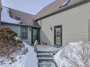 35 Montrose Dr, Stratham, NH 03885