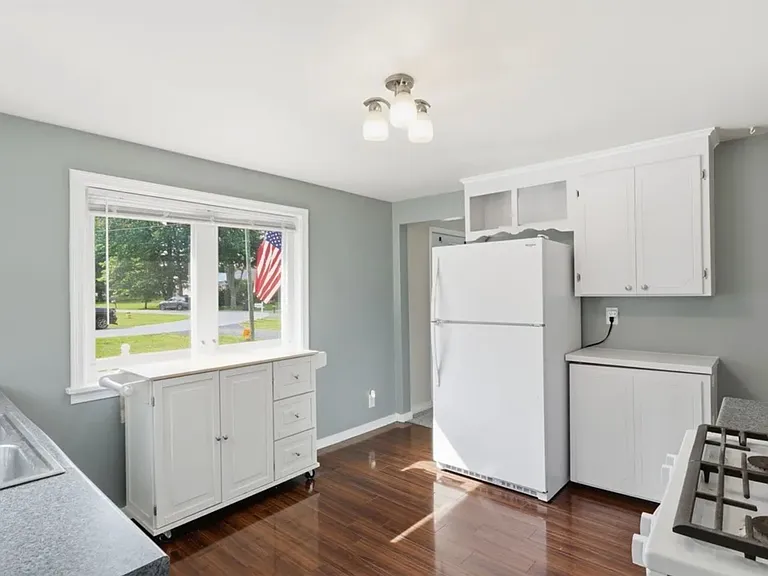 27 Pleasant View Dr — Photo 11