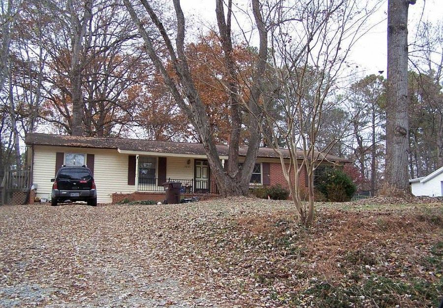 2nd image of 3805 Knollwood Dr