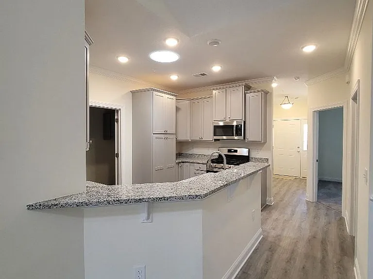 949 Jackline Pl #202 — Photo 5