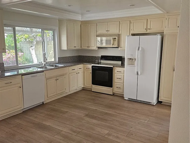 6801 Glen Dr — Photo 5