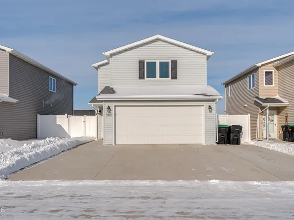 6912 Majestic Loop, Bismarck, ND 58504