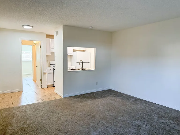 3781 Marlborough Ave — Photo 6