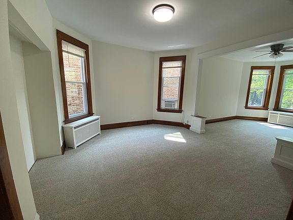 3rd image of 2034 W Waveland Ave #2