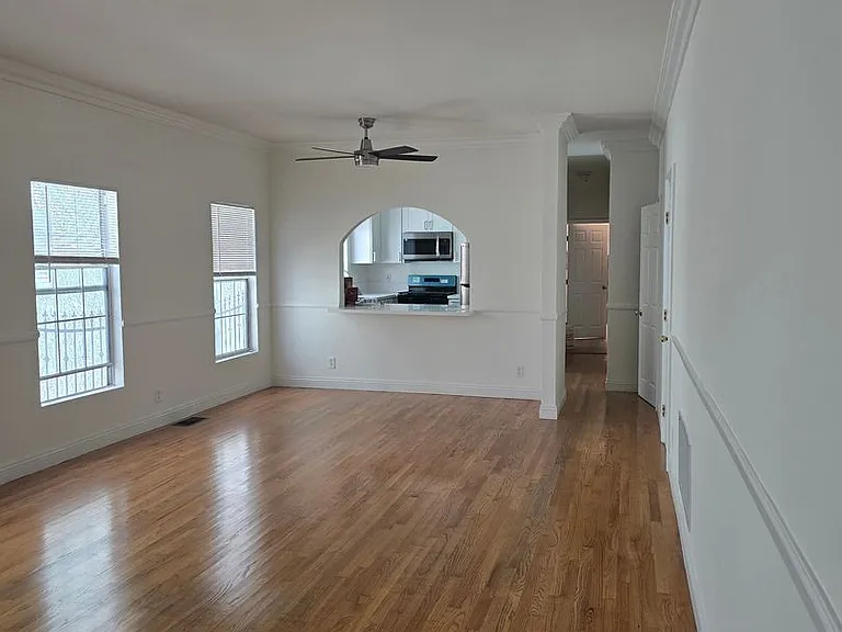 357 N Ogden Dr — Photo 5