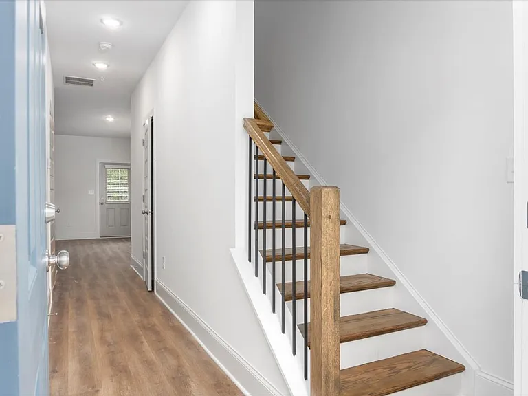354 Arch St — Photo 13