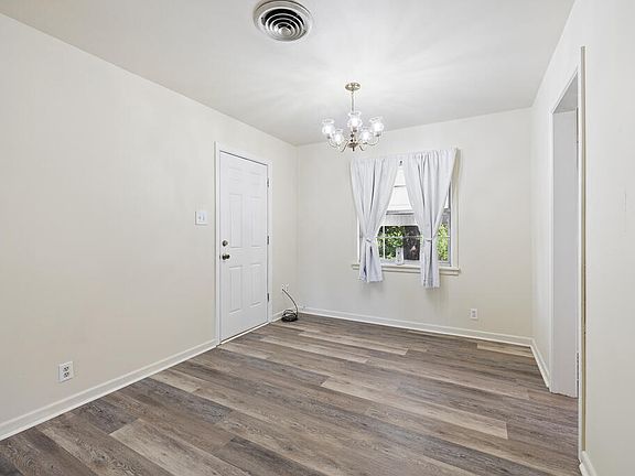 5th image of 2308 Shady Ln