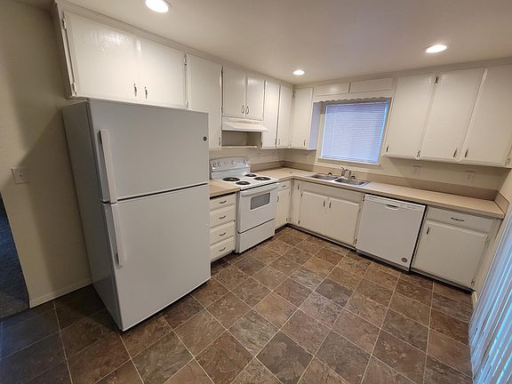 3rd image of 17113 17th Avenue Ct E