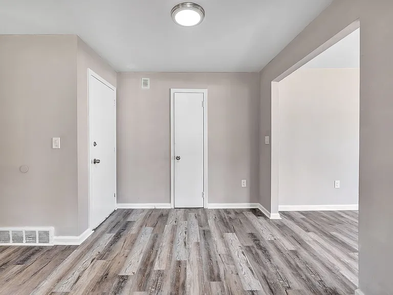 134 Alexander Ave — Photo 7