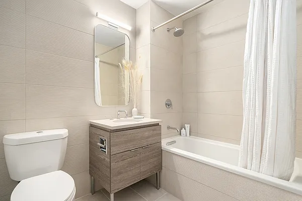 Rented by Greystar | media 4