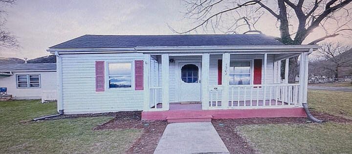 1st image of 1302 Walnut Ave
