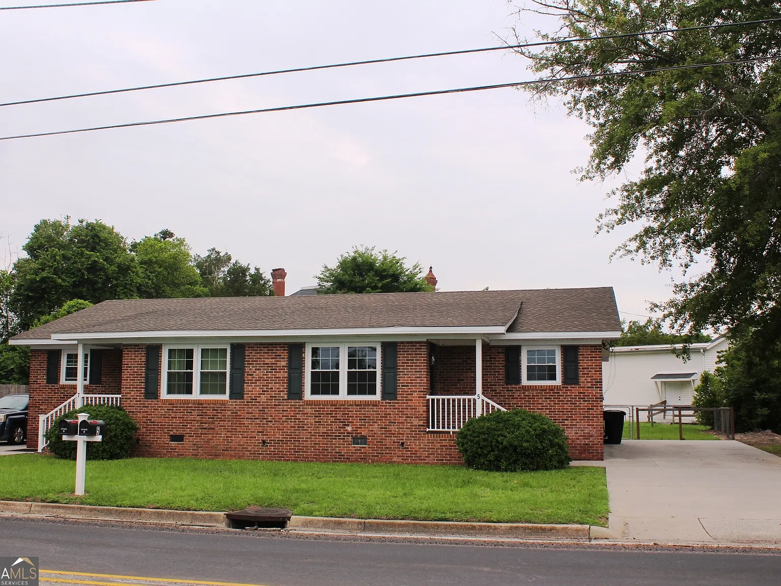 2 bed, 1.0 bath, 1105 sqft, $1,400 — Photo 3