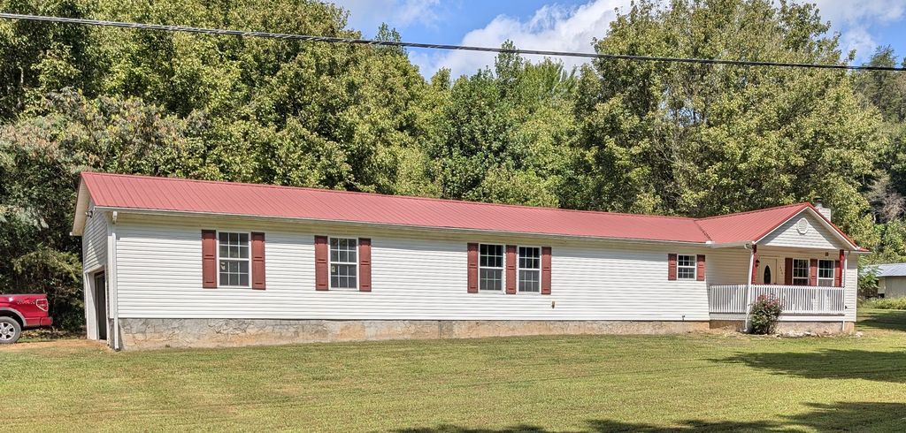 246 Pine Hollow Rd - Property Image