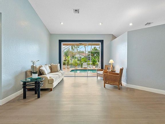 5th image of 10302 NW 54th Place