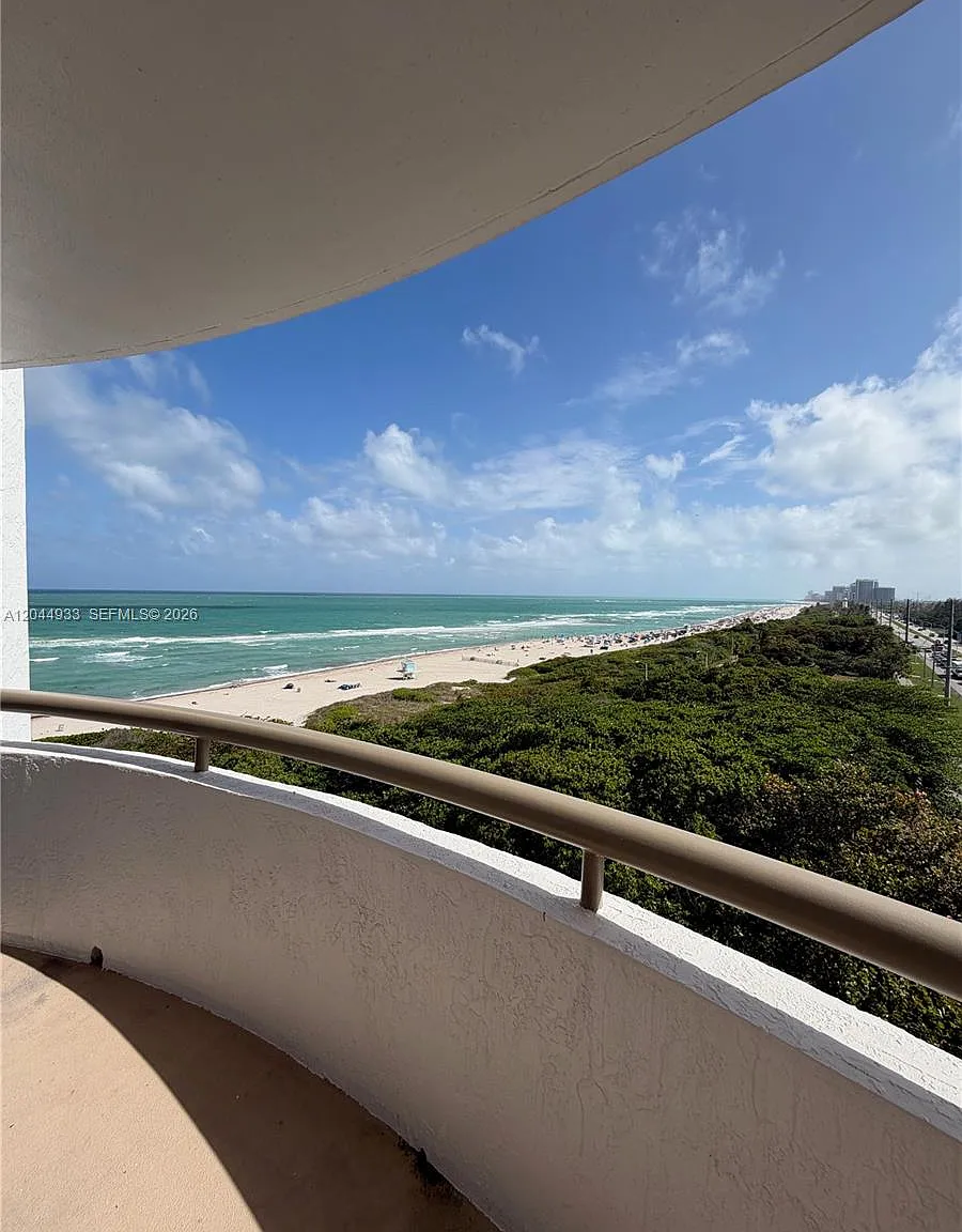 2 bed, 2.0 bath, 1401 sqft, $4,700 — Photo 1